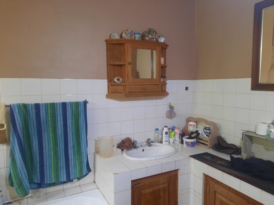 6 Bedroom Property for Sale in Odendaalsrus Free State